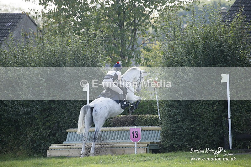  WWHT 171021 3991 - Open (1.00m)  17/10/21