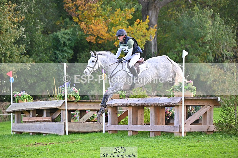 241025-130544-08377 - 107-Simon.Grieve-BEST.ESCAPADE