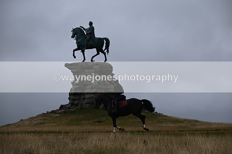 DSC_1706 - Time at Statue 12:13 to 12:32