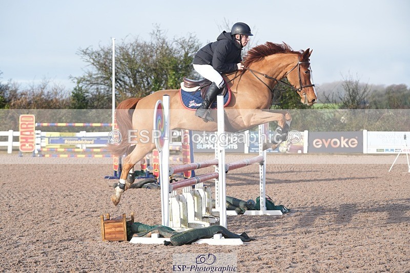 260201-100654-02968 - Cls 16 British Novice and 90cm