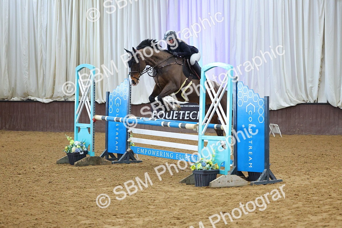 SBM_010602 - Class 23 - Senior Newcomers/ 1.10m Open - First Round (1.10m)