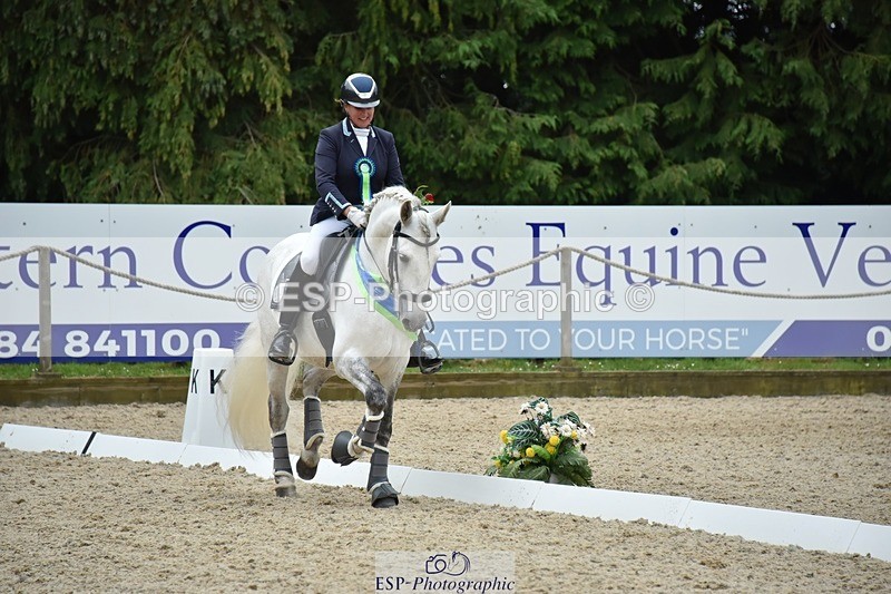 230813-182054-08841 - Medium Silver Presentations