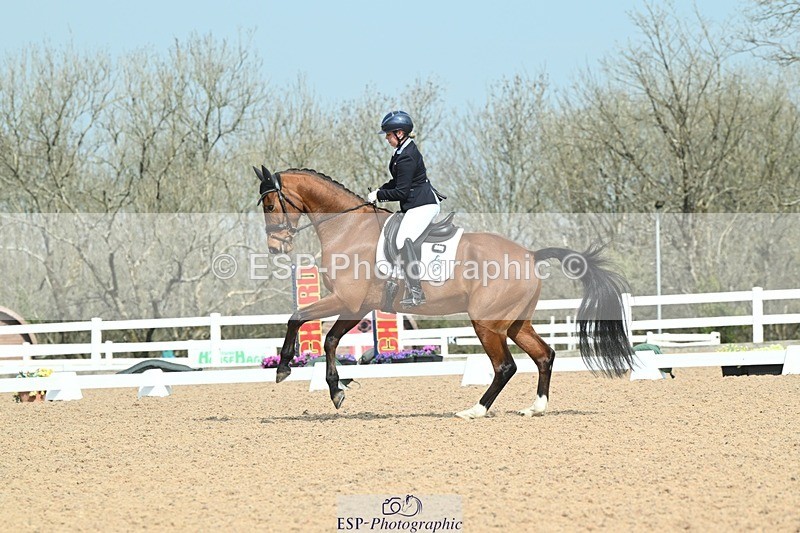 250403-103523-01473 - 036-Abbie.Newbury-Seagry.Viceroy