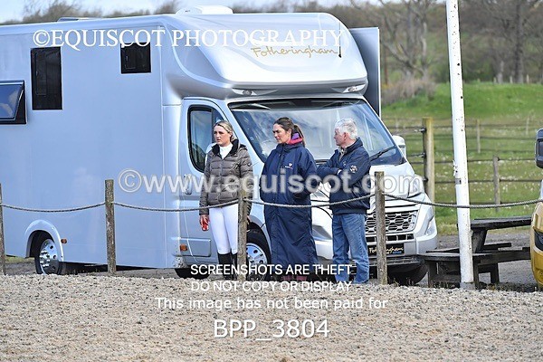 BPP_3804 - CLASS 3 FRI Senior British Novice/ 90cm Open