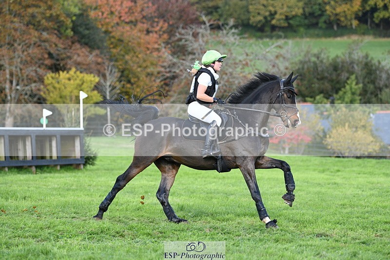 251024A-131024-11921 - B-148-Tarka.Abraham