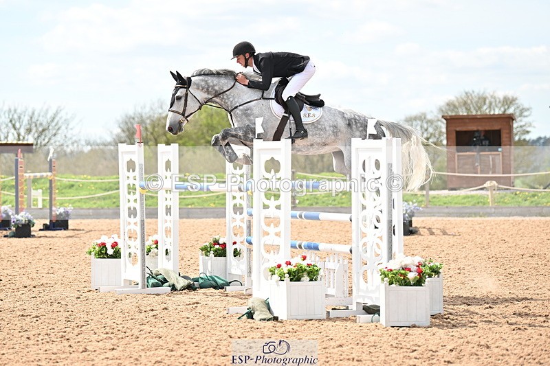 240418A-142011-04318 - Cls 9, 2 Star Big Tour 1.40m