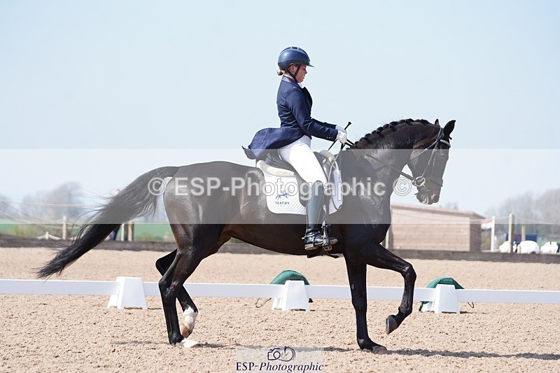 250404-133144-06203 - 003-Abbie.Newbury-Seagry.Firstamour