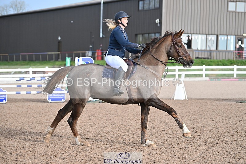 231208A-112739-00482 - Cls 4 Snr 1.05m Open