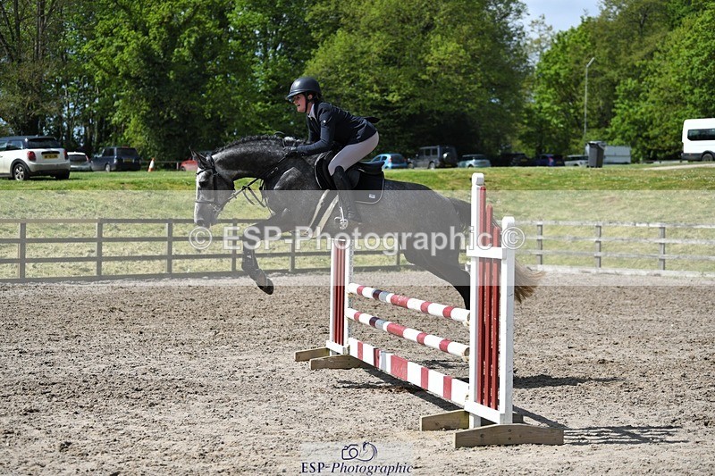 230512-111339-00643 - Cls 10 Snr 85cm Schooling