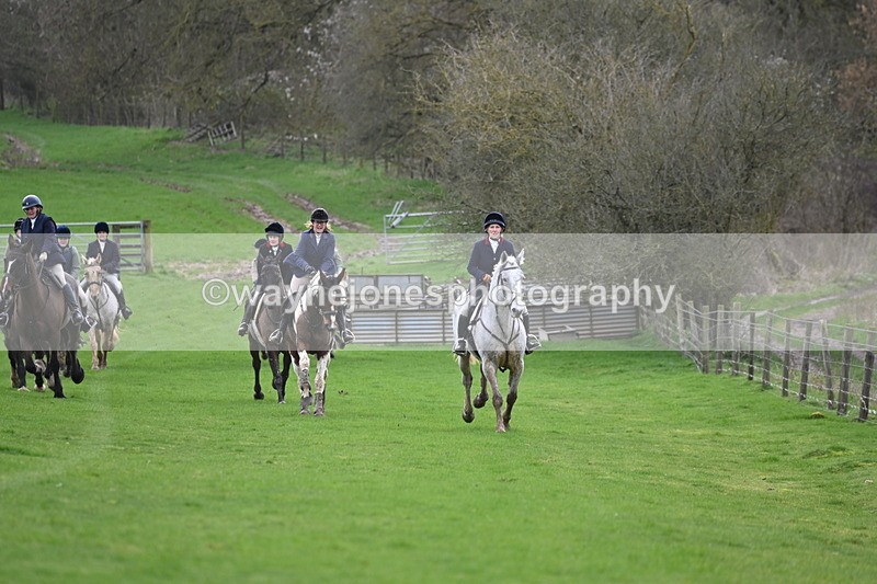 WJ6_9109 - Line Three