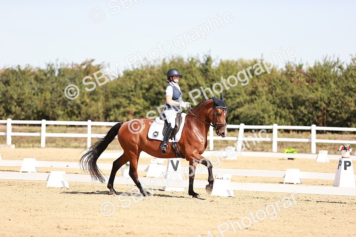 SBM_004416 - Class 12 - Novice 5 - 10.31-11.41