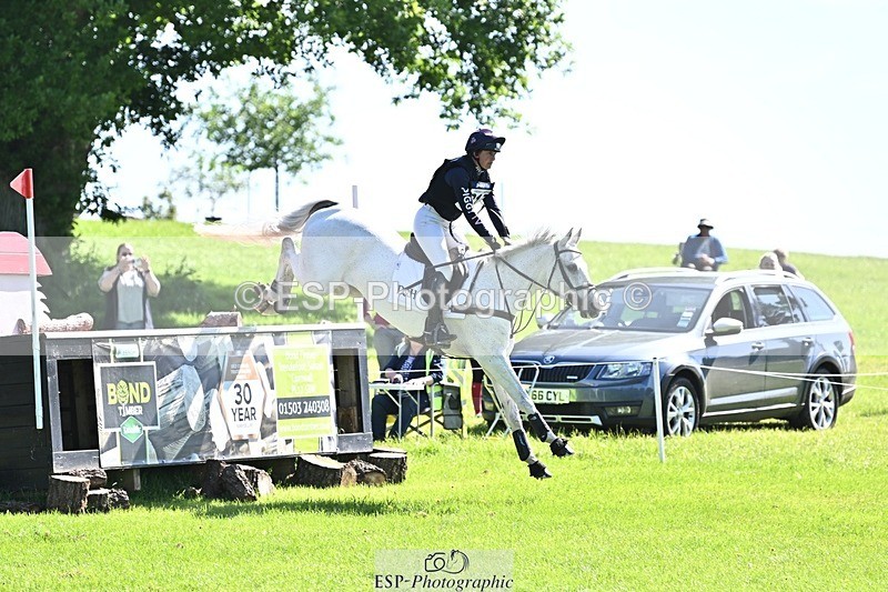 240525-100714-11816 - 317-FILIPO-Piggy_March