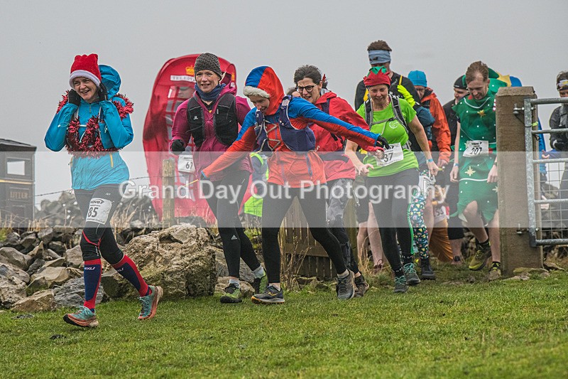 Litton-256 - Litton Christmas Cracker Fell Race Sunday 15th December 2024