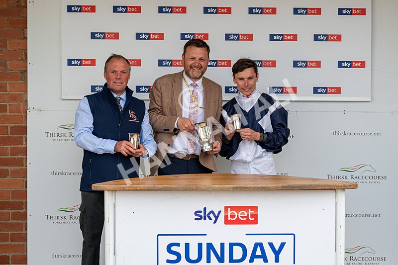 310526-Race 1-Alfred Wallace-8150 - Race 1 15.45pm Enter ITV7 For Free Novice Stakes
