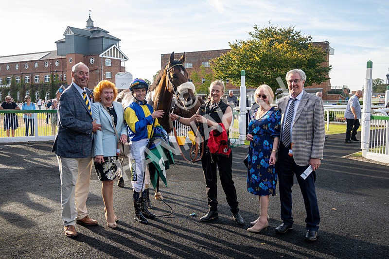 160924-Race 8-Sparkling Red-5482 - Race 8