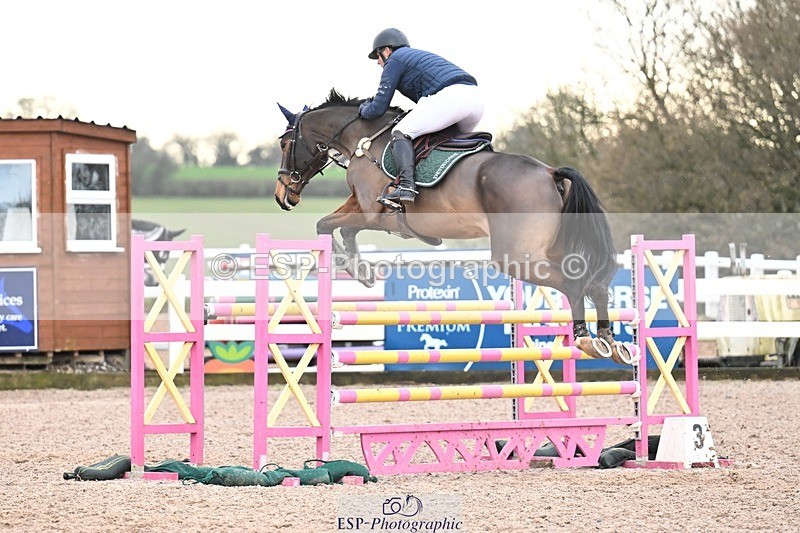 251206-132928-01111 - Cls 13 Snr Foxhunter and 1.20m