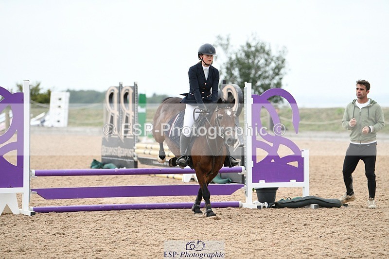 250807-101017-00078 - 60cms Round 1