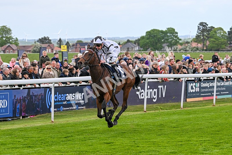 050525-Race 1-Saucy Jane-4082 - Race 1