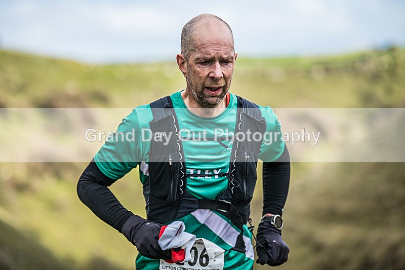 Litton-382 - Litton Christmas Cracker Fell Race (Limestone Series) Sunday 14th December 2025