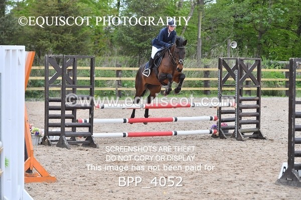 BPP_4052 - CLASS 4 Senior BritiNovice/ 90cm Open