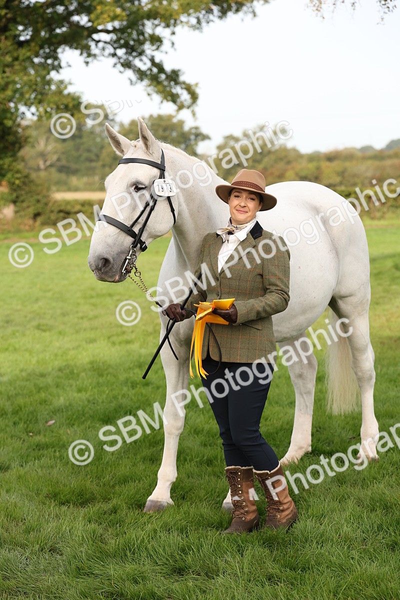 SBM_54715 - S53 - Hunter In Hand