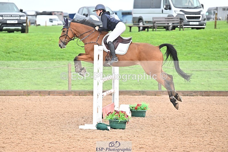 251003-133406-01153 - Cls 3 Foxhunter and 1.20m