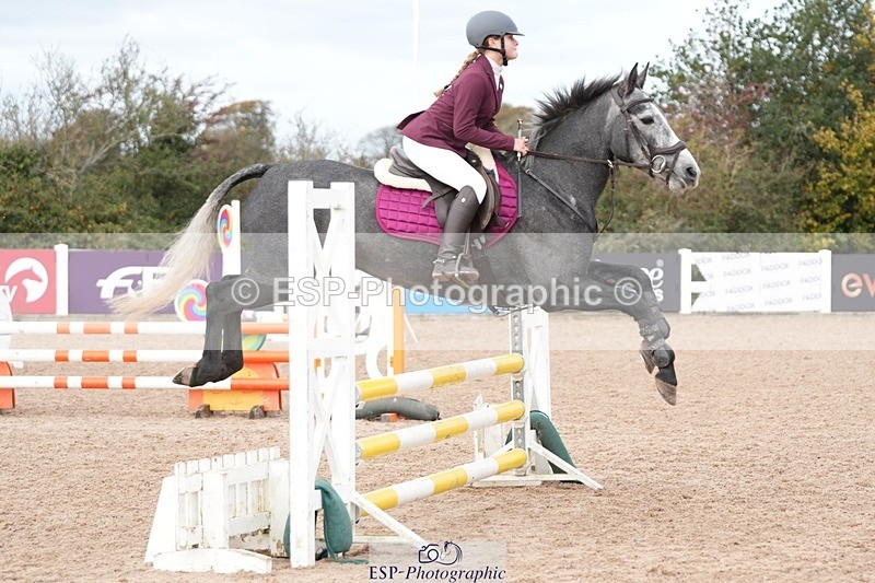 251026-120201-02298 - Cls 4 Pony Winter Novice + 80cm Open