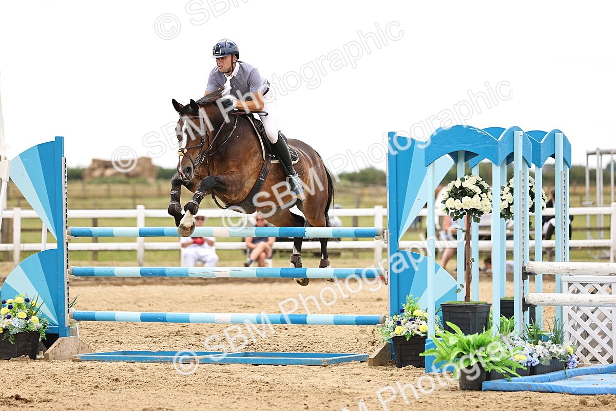 SBM_010685 - Class 9 - Senior Foxhunter - 1.20m Open