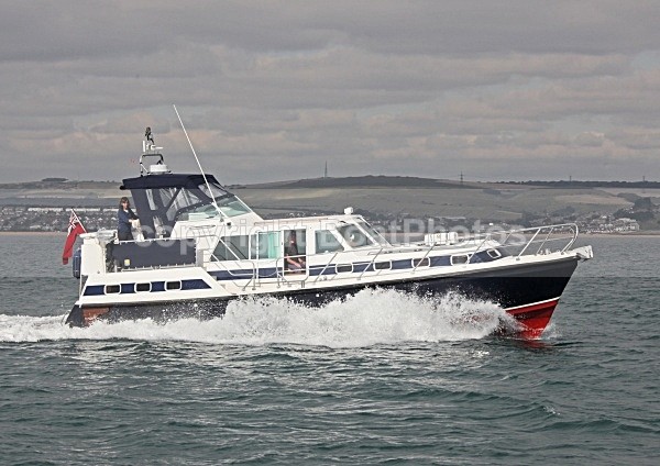 090929 SATURNS MOON IMG_9686 - Motor Yachts