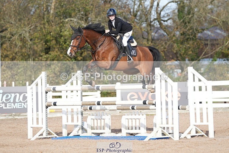 251108-130809-02653 - Cls 13 Foxhunter and 1.20m Open