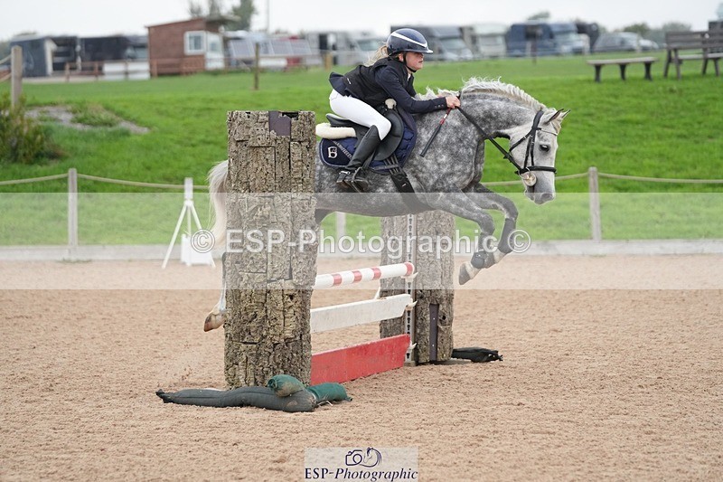 250920-101844-00588 - Cls 5 Pony British Novice and 80cm