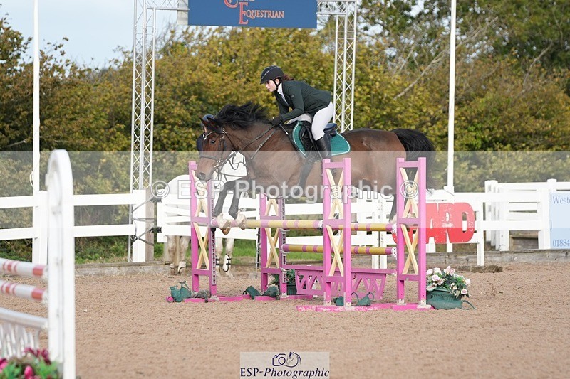 251005-102307-02526 - Cls 22 British Novice and 90cm