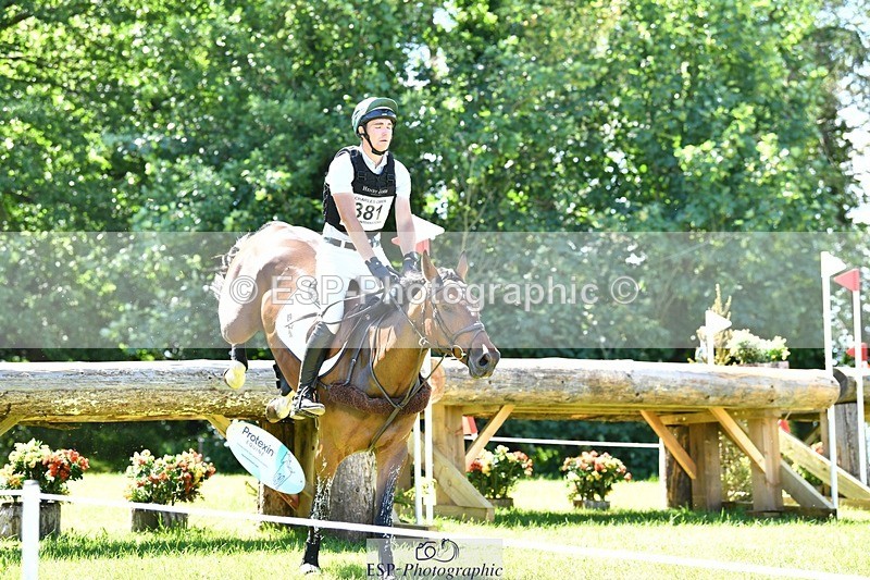 260530A-120103-13192 - C-381-Max.Warburton