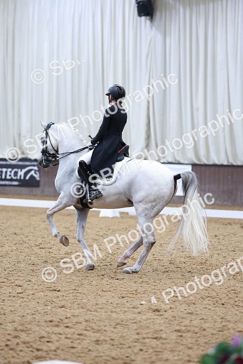 SBM_020945 - Class 13 - FEI INT I - 16.26-17.14