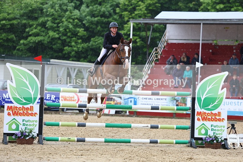 3E7A7557 - Class 9: Senior 1.30m open