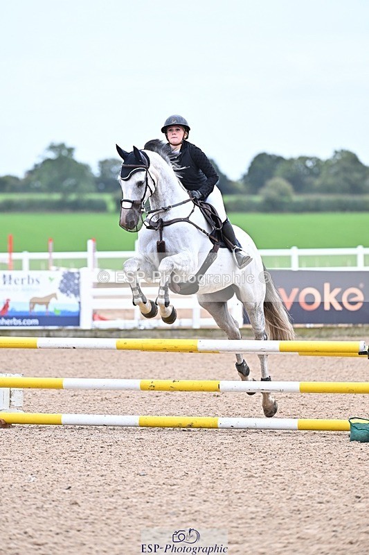 250914-094901-08264 - Cls 32 Snr British Novice and 90cm Open