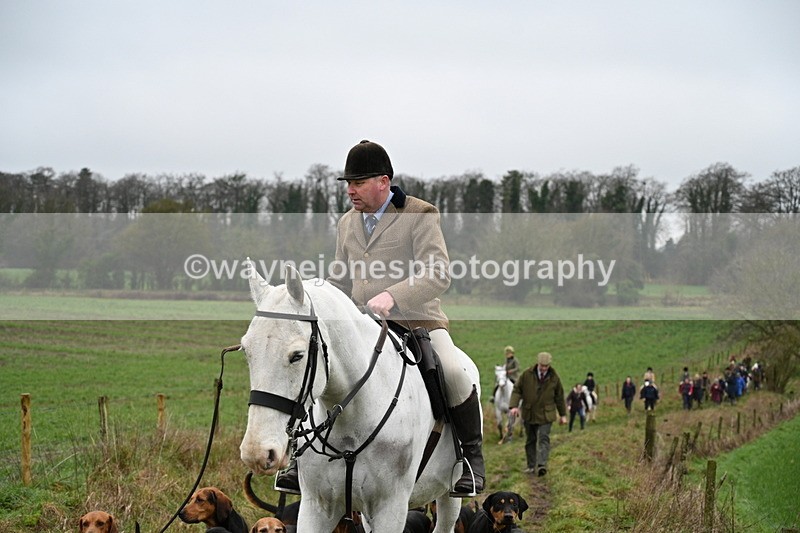 WJ7_9434 - Walk out..