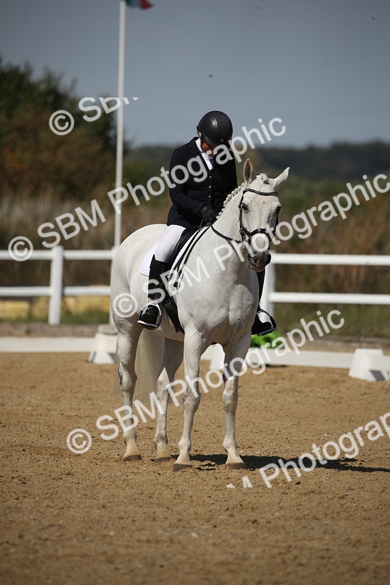 SBM_005046 - Class 11 - Novice 5 - 11.41-12.58