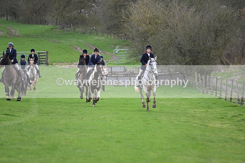 WJ6_9112 - Line Three