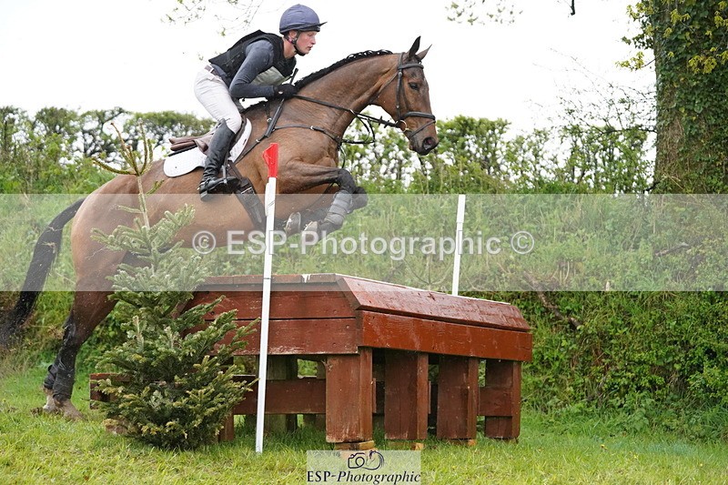 250418-123118-02620 - 025-Oliver.Thompson-HOLD.ME.TIGHT