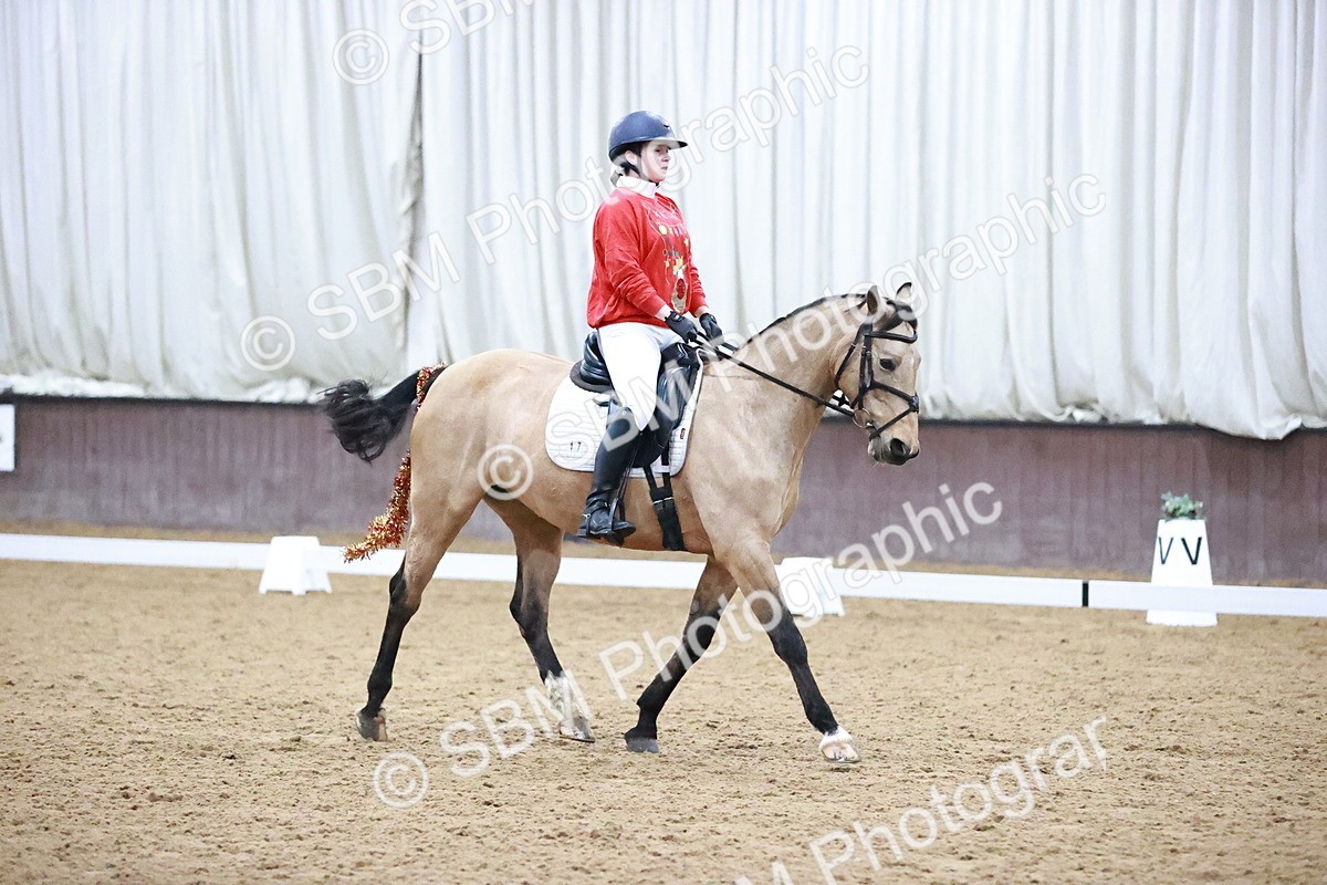 SBM_001764 - Class 9 - Novice 4