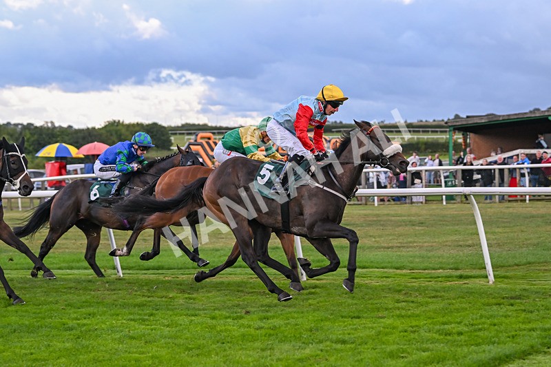 270825-Race 6-Filey Beach-6803 - Race 6