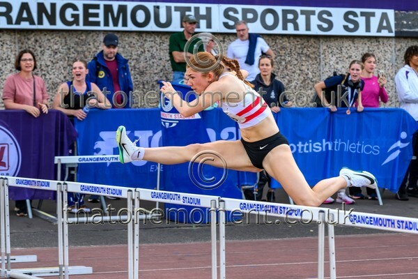 Sen25SUN-917546 - Track Female