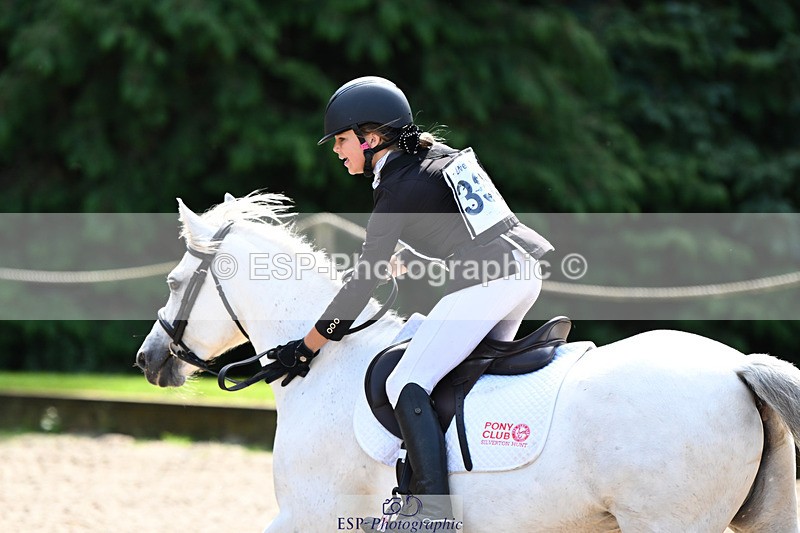 240824X-113452-25290 - 70cm Round 2 10.30 to 12.10