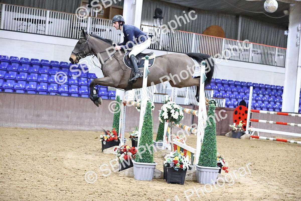 SBM_010247 - Class 25 - Equestrian Senior Foxhunter 1.20m