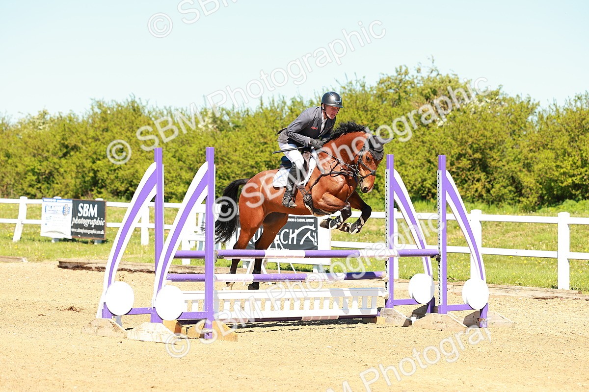 SBM_000573_Class 3 - Senior Discovery - 100m - Customer Cart - Anthony