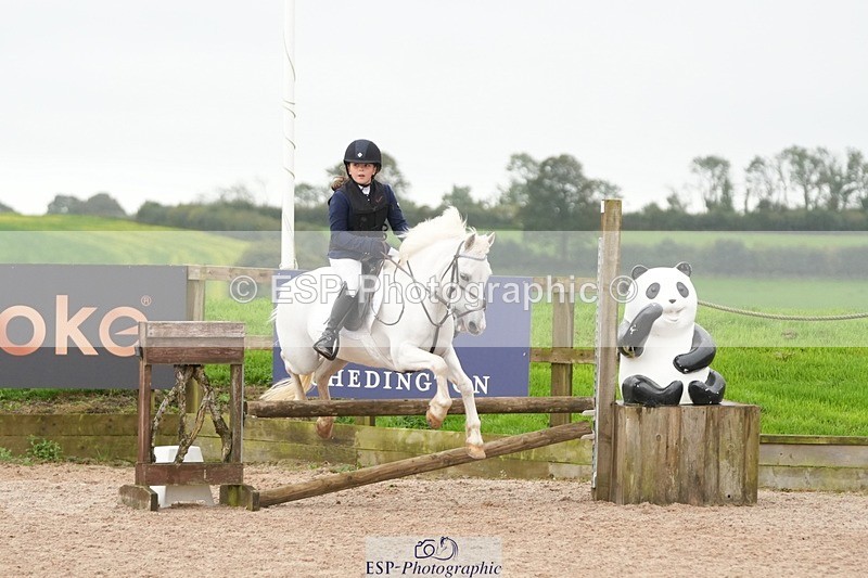 250920-155128-01515 - Cls 21 Pony Intro 80cm Derby