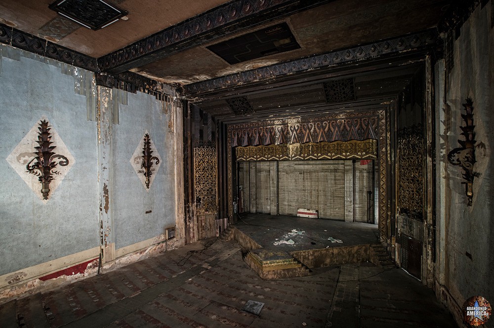 Abandoned Roxie Theatre (Los Angeles) | Decaying Opulence - The Roxie Theatre