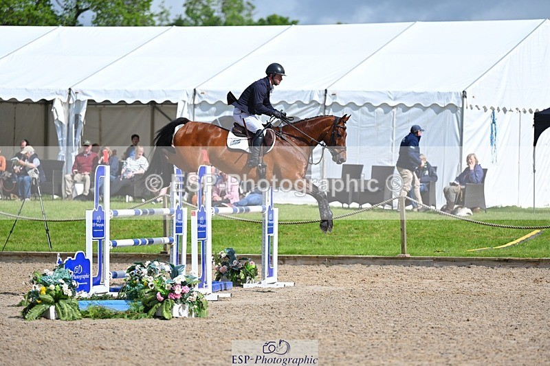 240526-094935-19742 - 324-COOMBELAND_SEMILLY-Rupert_Batting