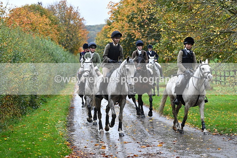WJ5_6369 - B&B walk back for Hunt Tea !